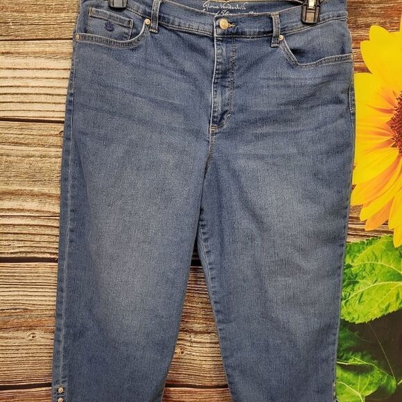 Gloria Vanderbilt jean "Amanda " Capris  all Slimming effect size 14 Pre-owned - Picture 1 of 9